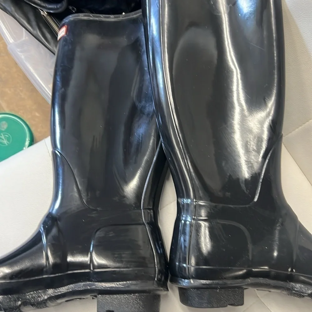 Hunter Black Gloss Tall Rain Boot Size US7M